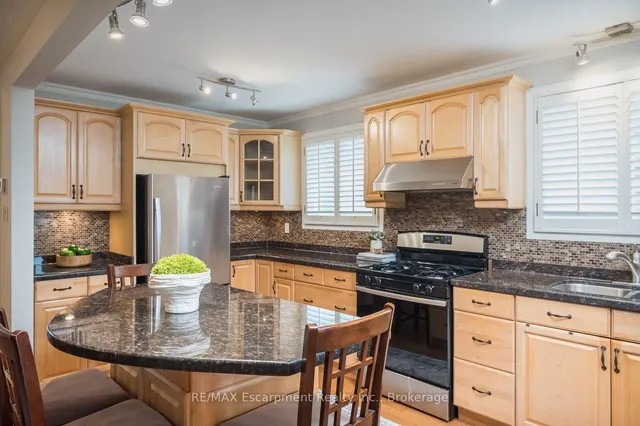1237 REDBANK Cres, Oakville 5