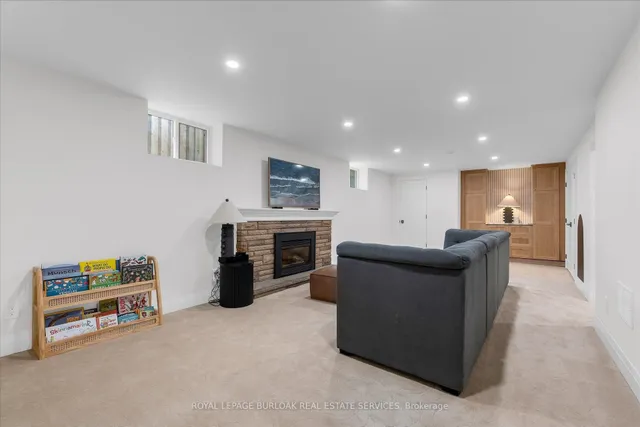 2241 Joyce St, Burlington 3