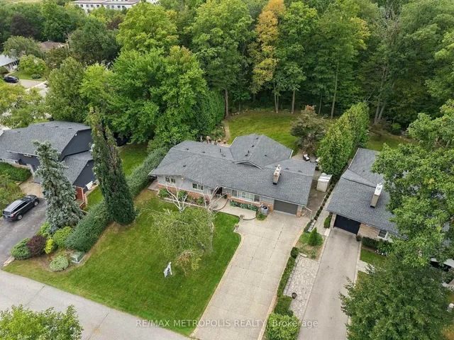 1228 Elgin Cres, Oakville 2