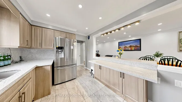 95 Snowood Crt, Toronto 2