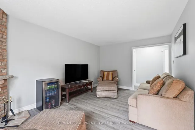 20 Mansfield St, Brampton 5