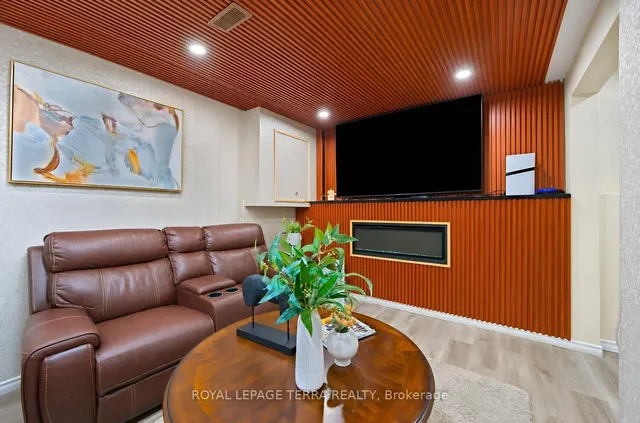 1571 Lewisham Dr, Mississauga 5