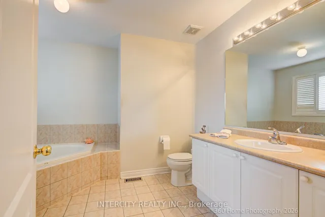 27 Modesto Cres, Brampton 3