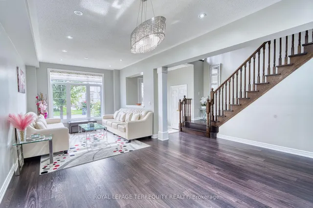 38 Rhapsody Cres, Brampton 2