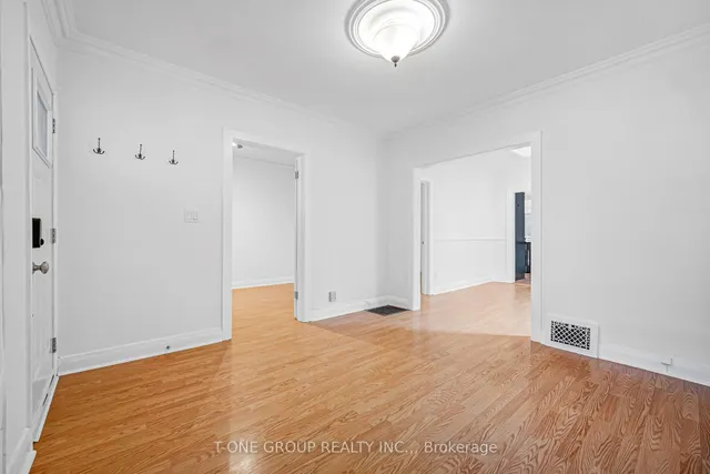 13 Twenty Ninth St, Toronto 3