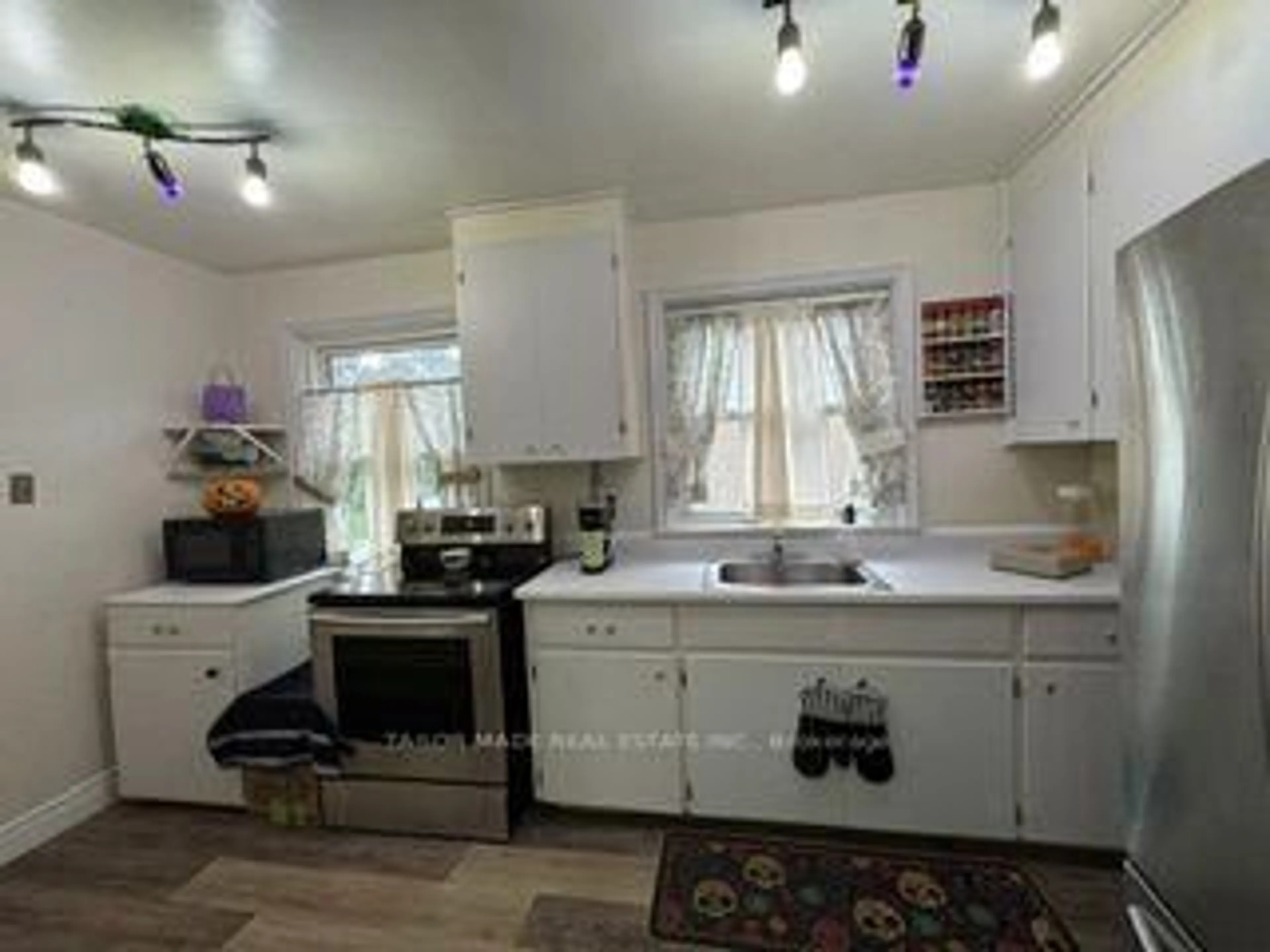 trreb/IMG-W13800670_47e4d9f9-7860-4f09-8418-f0276038ce12-l.jpg