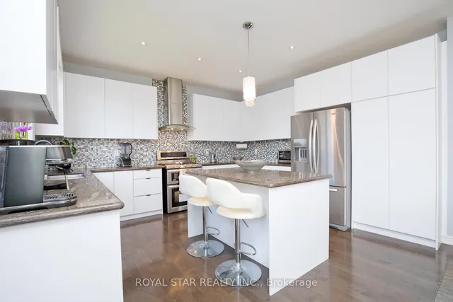 4 Berkwood Hllw, Brampton 5