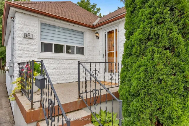 851 Fourth St, Mississauga 2