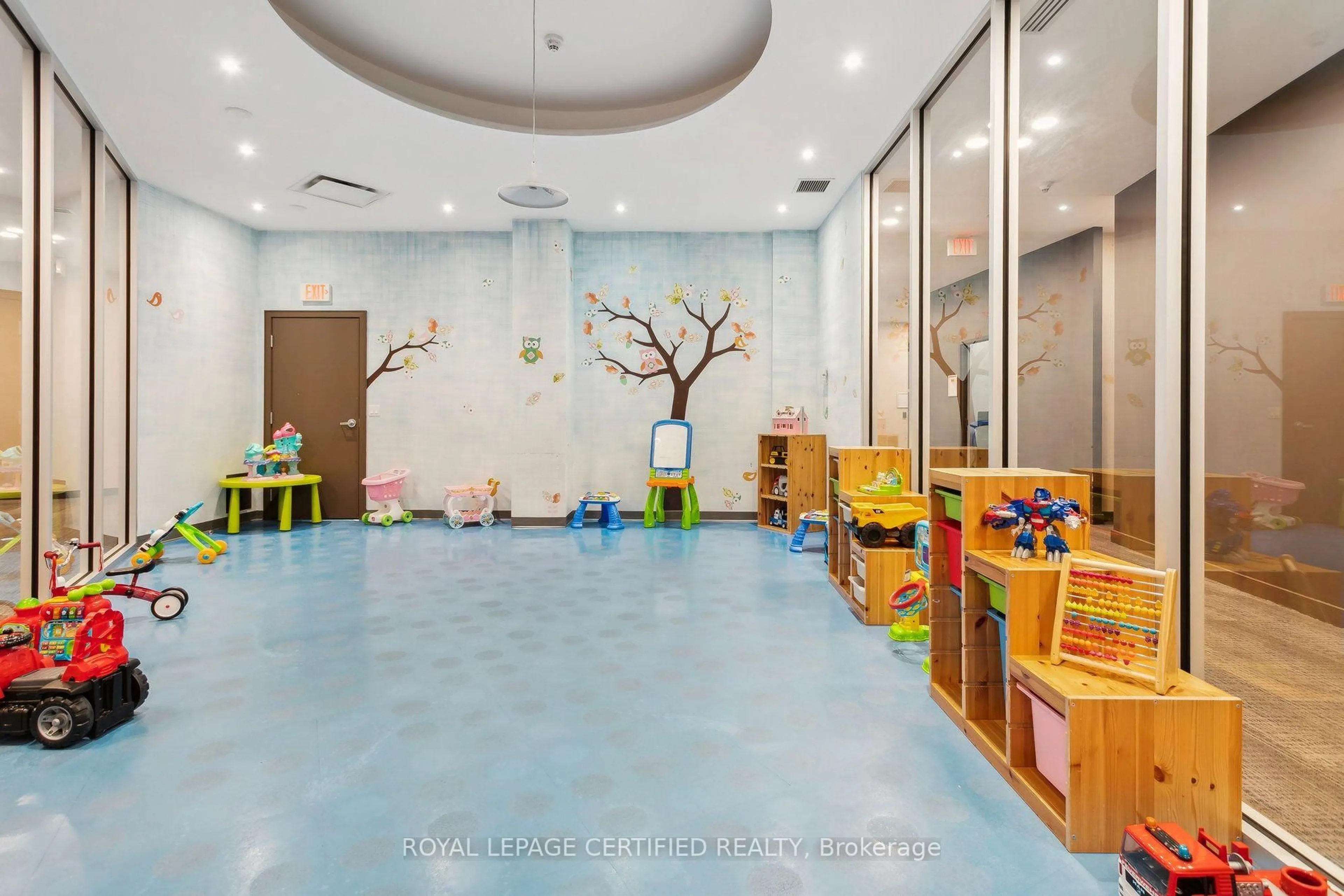trreb/IMG-W13802174_4d4864c7-1cd0-4d66-b8ea-e2dac15c2918-l.jpg