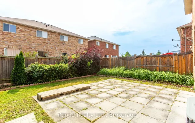39 Flurry Circ, Brampton 2