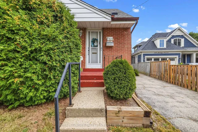 243 Jennings Cres, Oakville 4