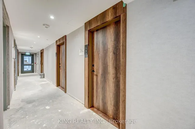 251 Manitoba St #133, Toronto 4