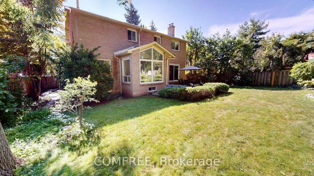 2043 Burbank Dr, Mississauga 4