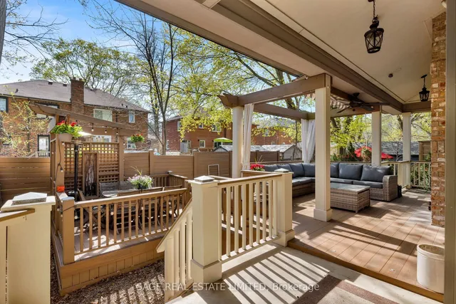 39 Loyalist Rd, Toronto 4