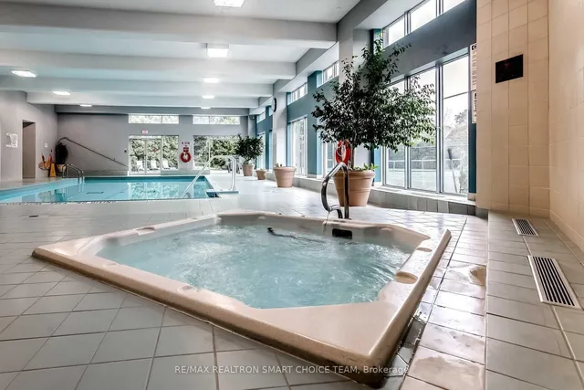 50 Kingsbridge Garden Circ #504, Mississauga 4