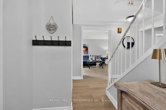 22 Monterey Ave, Brampton 4