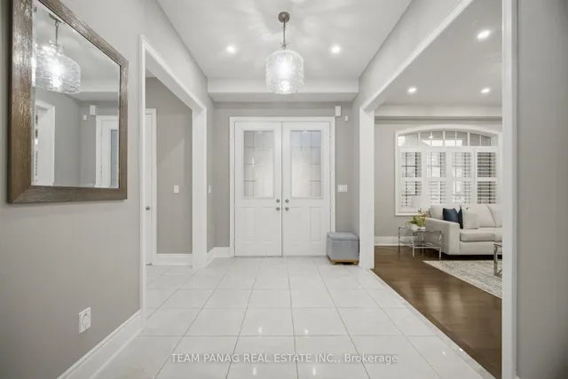 7 Balloon Cres, Brampton 2