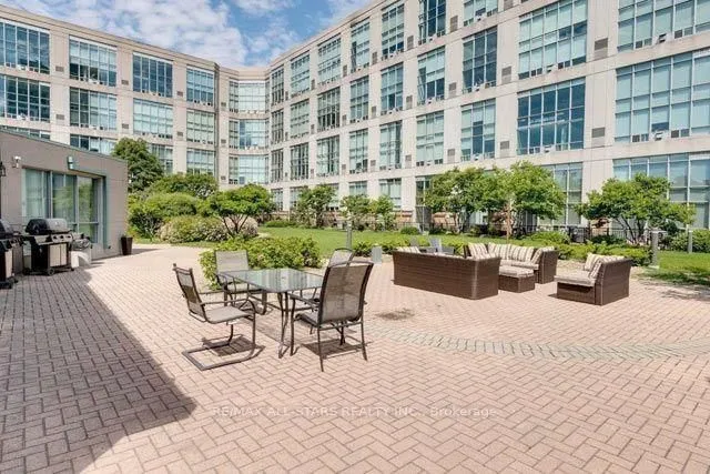 250 Manitoba St #621, Toronto 5