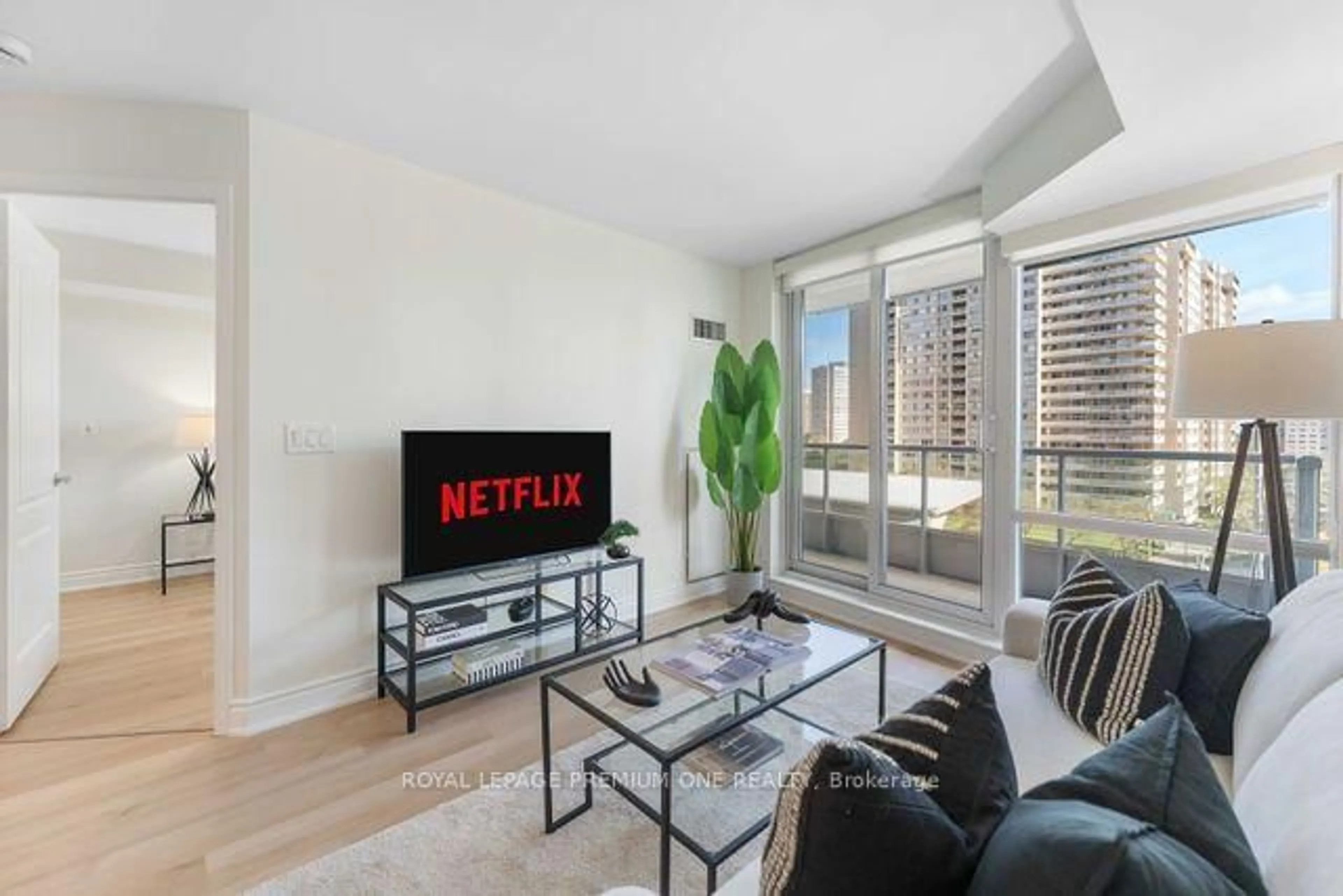 trreb/IMG-W13806132_460889f0-a8d1-426e-b3e8-dbbe04bd41d2-l.jpg
