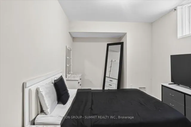 3469 Post Rd, Oakville 5