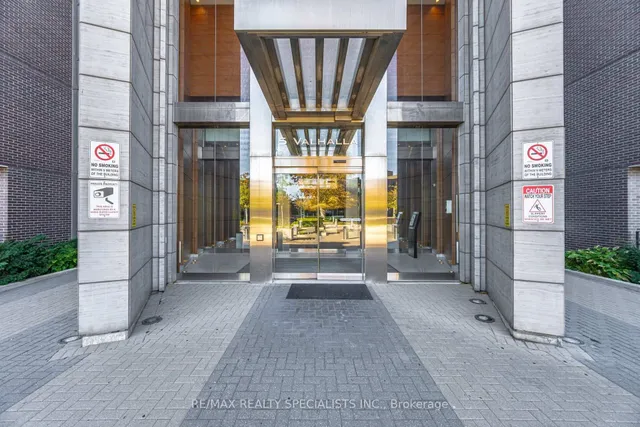 5 Valhalla Inn Rd #901, Toronto 3