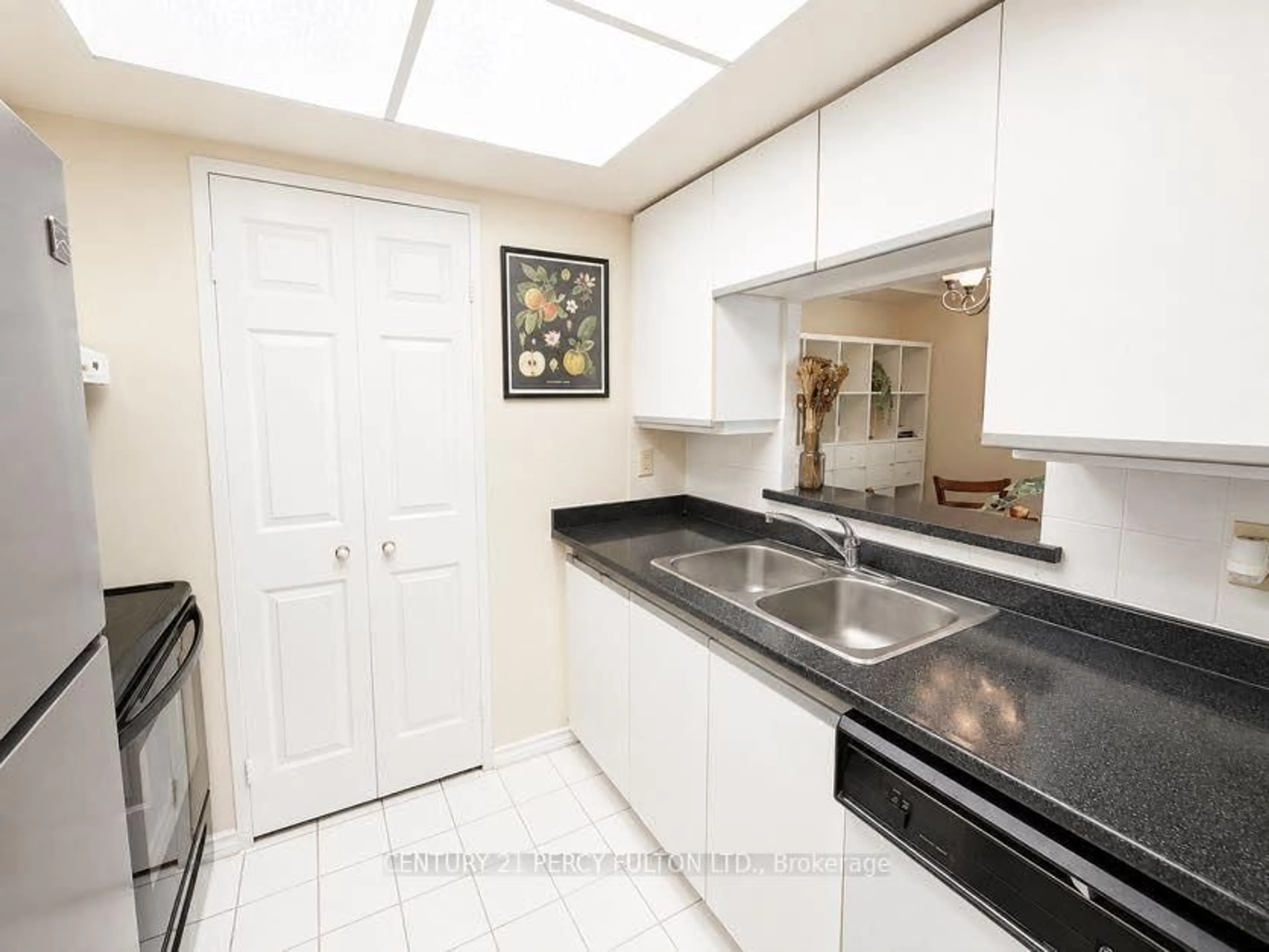 trreb/IMG-W13806406_6a1a1115-35cc-4f3f-b077-56d9e3e7e3a2-l.jpg