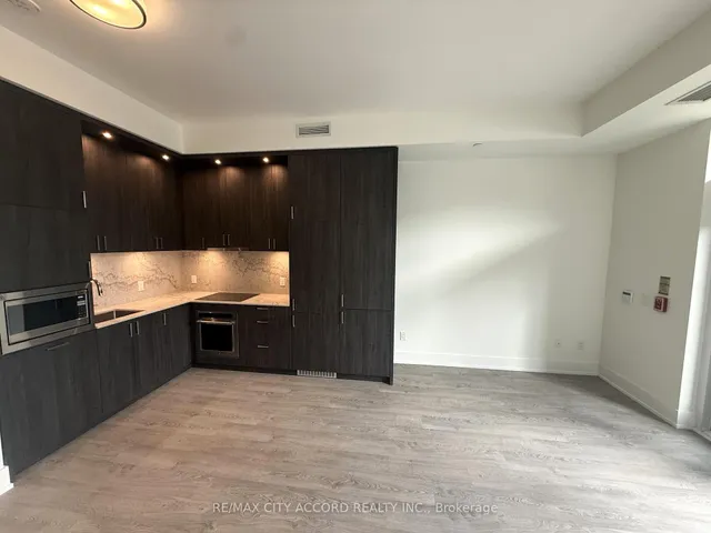 259 The Kingsway #108, Toronto 5