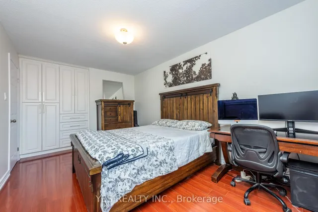 7 Colchester Ave, Brampton 5