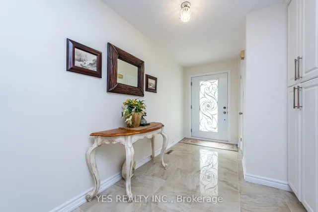 7 Colchester Ave, Brampton 4