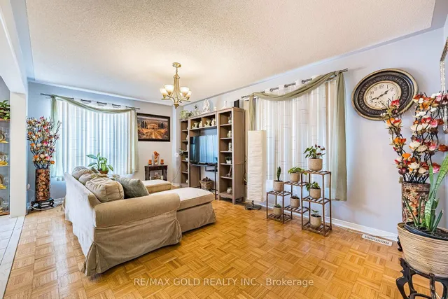 6 Mistdale Cres, Brampton 5
