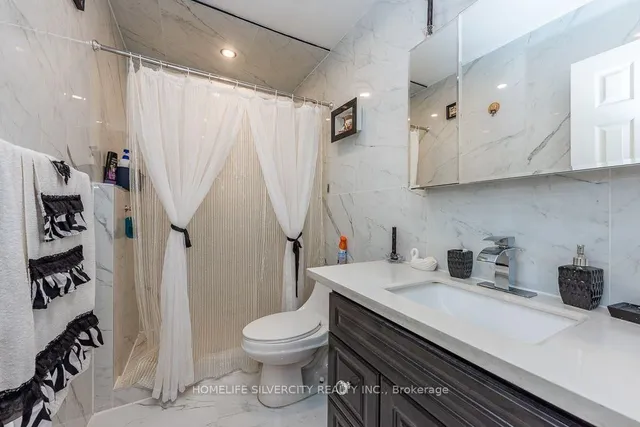 900 Central Park Dr #36, Brampton 4