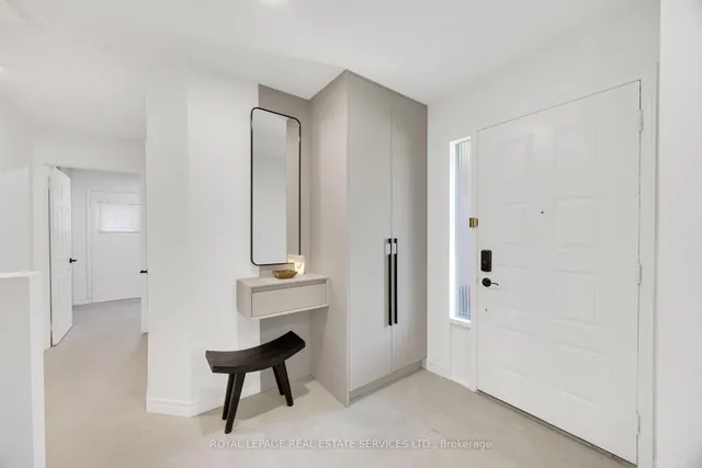 2048 Sixth Line, Oakville 4