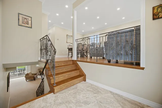 3057 Portree Cres, Oakville 5