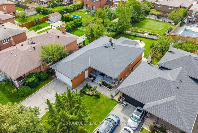 28 Eldorado Crt, Toronto 3
