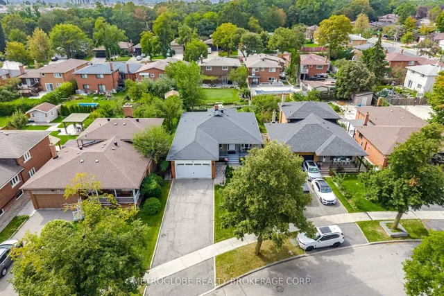 28 Eldorado Crt, Toronto 4
