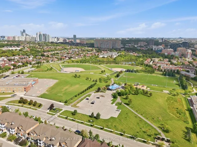 3055 Elmcreek Rd #19, Mississauga 2