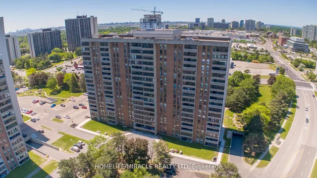 15 Kensington Rd #907, Brampton 2