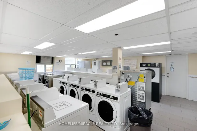 15 Kensington Rd #907, Brampton 5