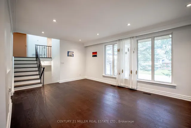 2039 Wakely St, Oakville 4