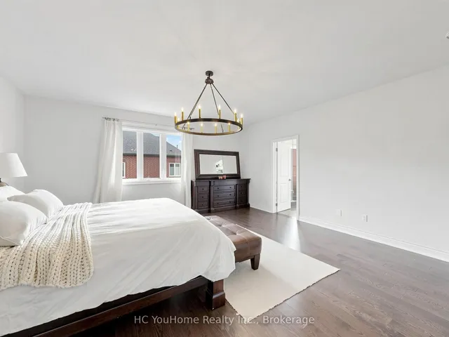 70 Threshing Mill Blvd, Oakville 4