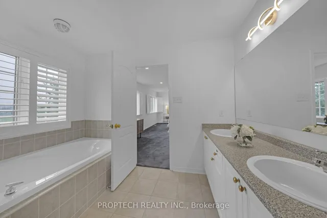 5851 Summerside Dr, Mississauga 4