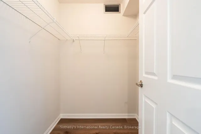 1230 Marlborough Crt #804, Oakville 4