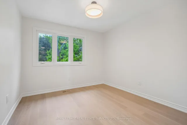 2222 Marine Dr, Oakville 3