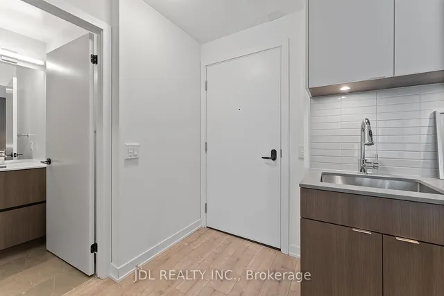 215 Lakeshore Rd #519, Mississauga 5