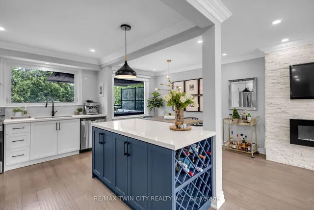 98 Miller Rd, Oakville 4