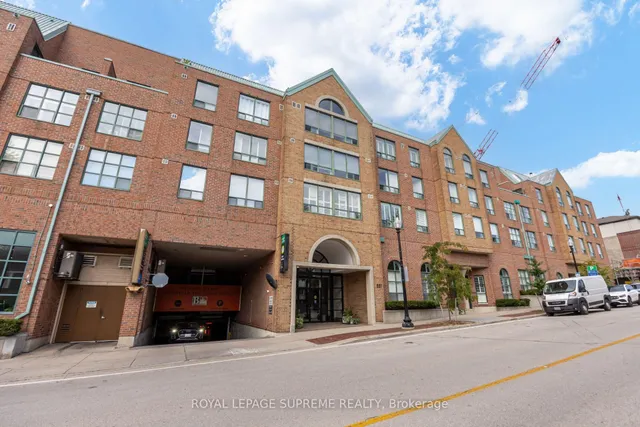 221 Robinson St #204, Oakville 2