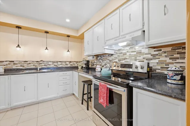 1576 Kerns Rd #7, Burlington 5