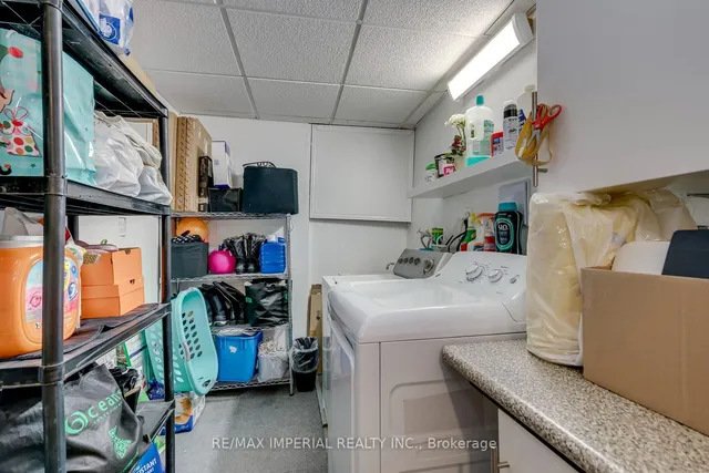 301 Kingsbridge Garden Circ, Mississauga 5