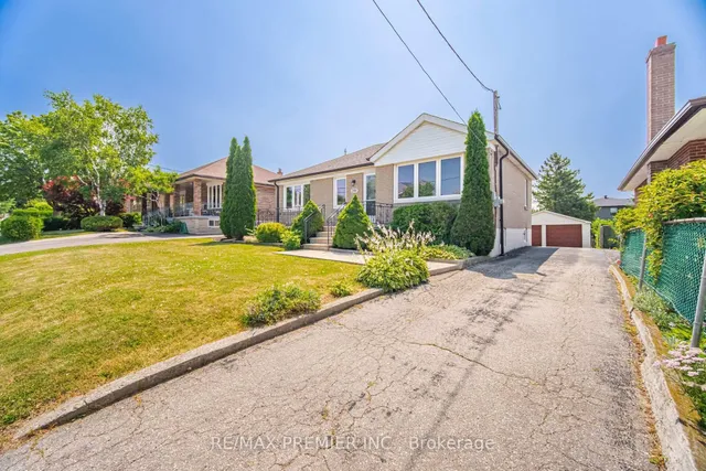 295 Falstaff Ave, Toronto 2