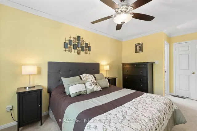2524 Logan Ave, Oakville 4